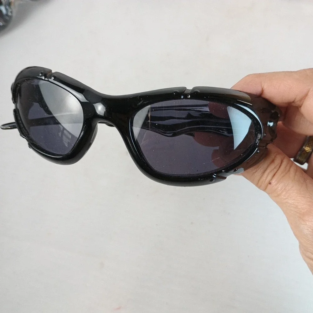 Lot Of 6 Unisex Sunglasses UV400 Red Black And Silver Vintage Style